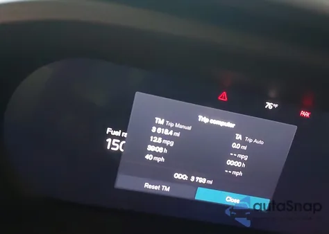 2025 Volvo Xc40 B5 Core Bright Theme z USA, uszkodzony, nr VIN YV4L12UJ9S2544719